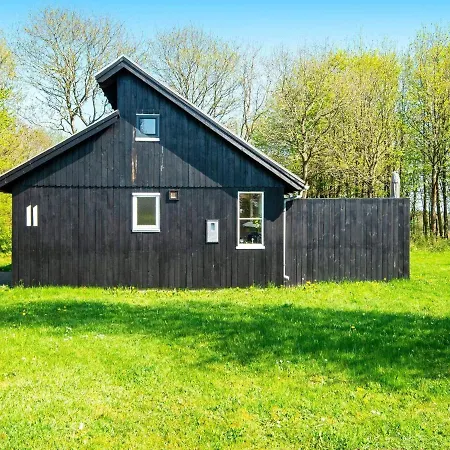 6 Person In Hovborg-by Traum *